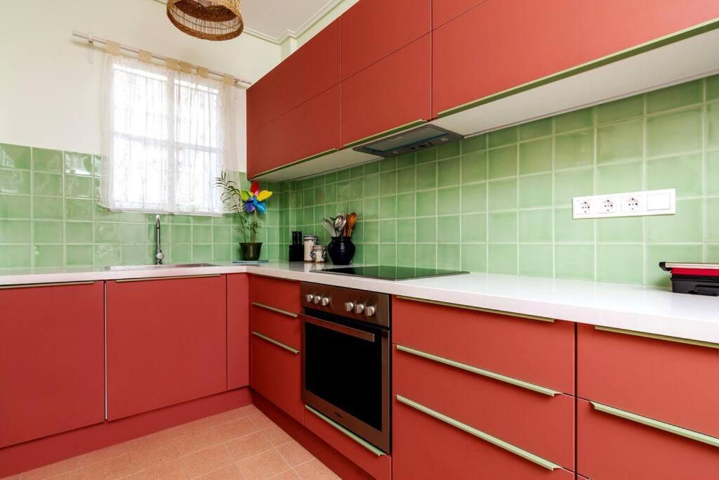 Iphigenia 2 Bedroom Retro Downtown Apartment Афины Экстерьер фото